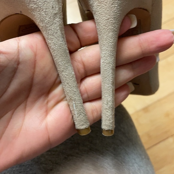 Boots - Picture 7 of 10